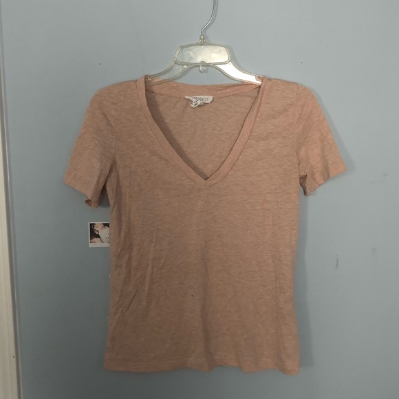 Forever 21 Tops - pink v-neck t-shirt